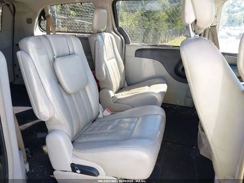 2011 CHRYSLER TOWN & COUNTRY TOURING-L