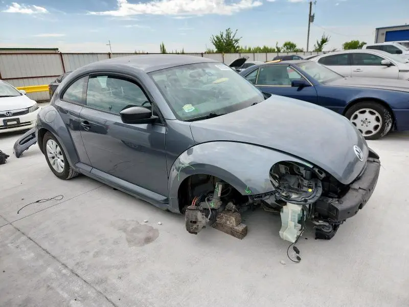 2013 VOLKSWAGEN BEETLE   