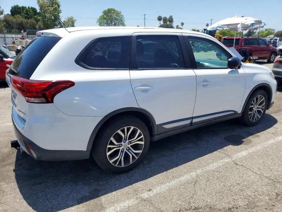 2016 MITSUBISHI OUTLANDER SE  