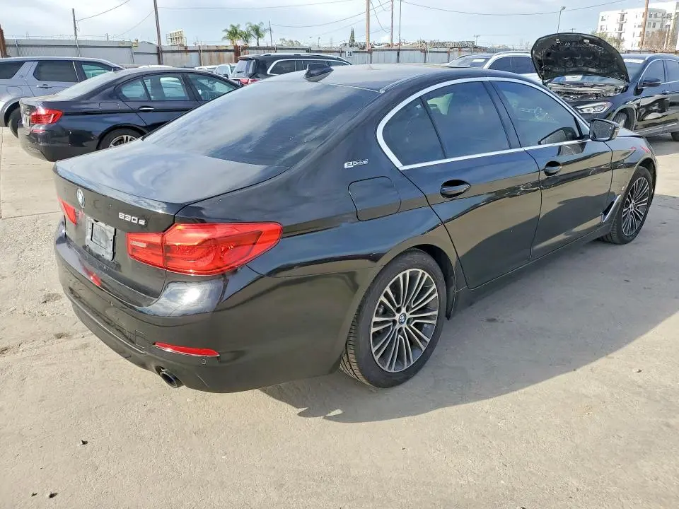 2019 BMW 530E   