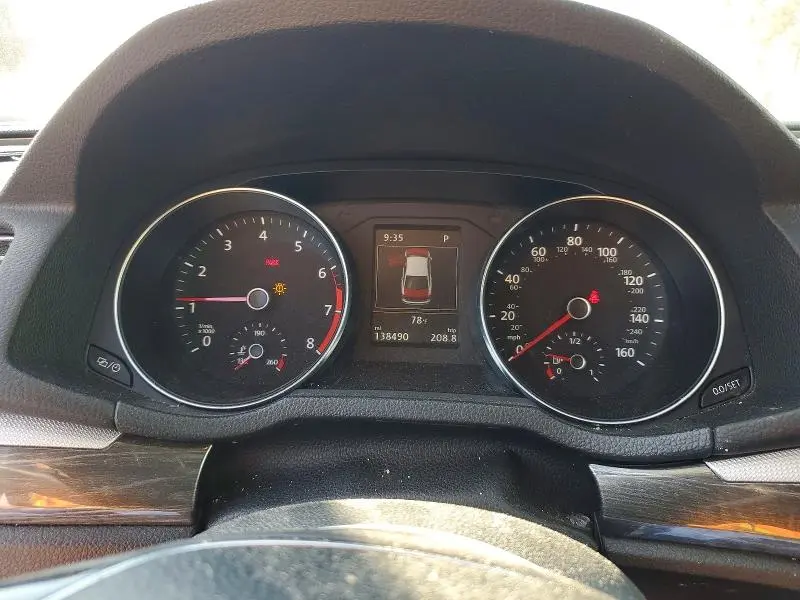 2018 VOLKSWAGEN PASSAT SE  