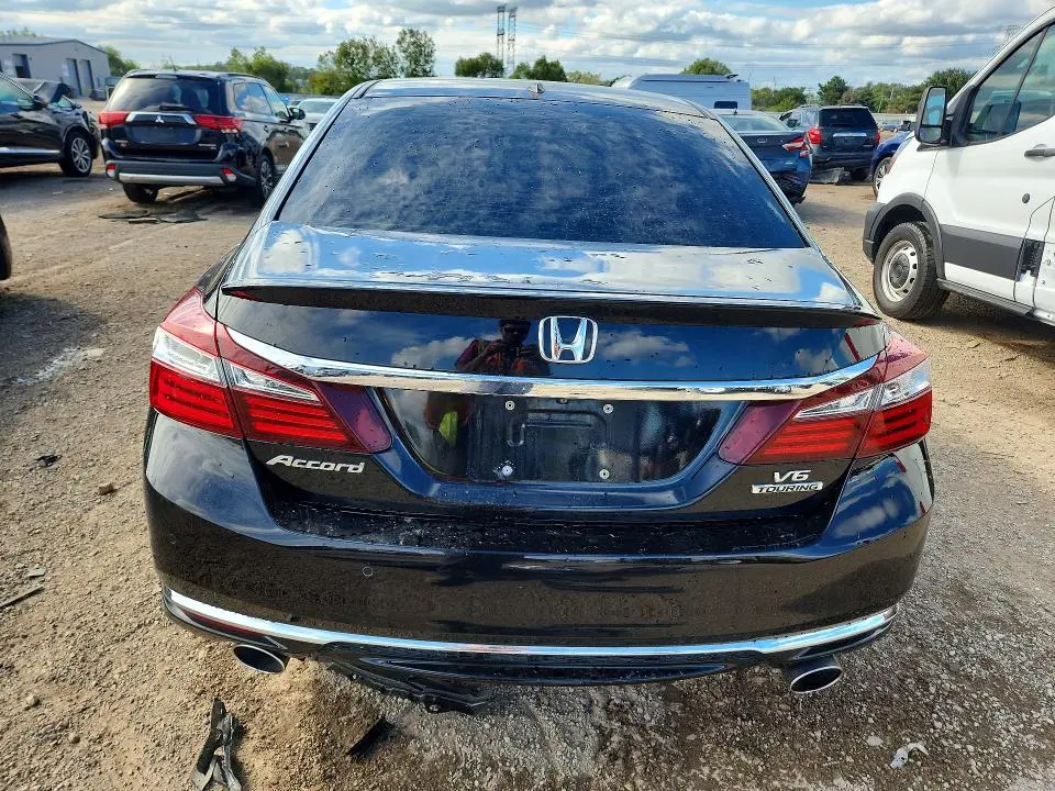 2017 HONDA ACCORD TOURING  