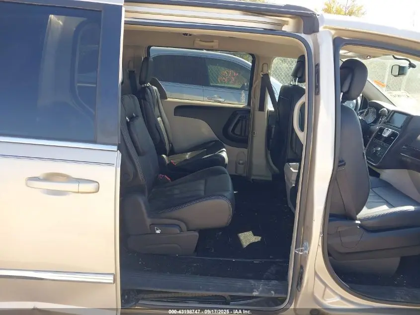 2016 CHRYSLER TOWN & COUNTRY TOURING