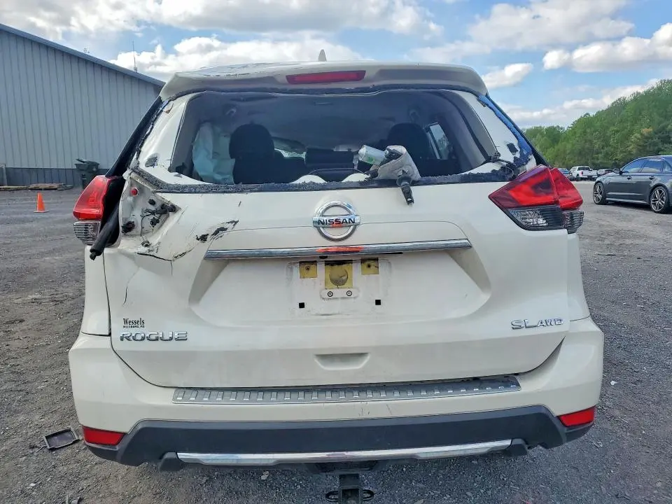 2017 NISSAN ROGUE SL  