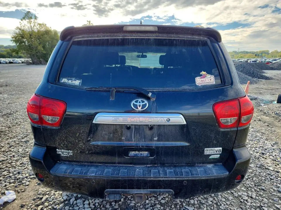 2011 TOYOTA SEQUOIA PLATINUM  