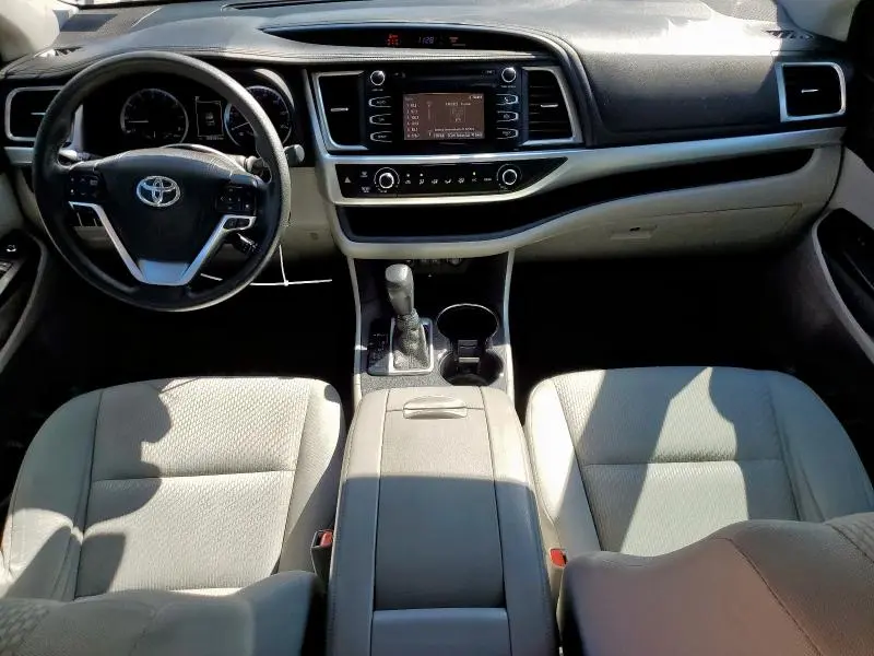 2018 TOYOTA HIGHLANDER LE  