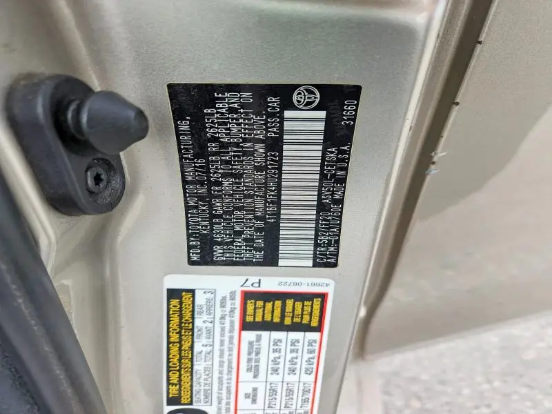 2017 TOYOTA CAMRY SE  
