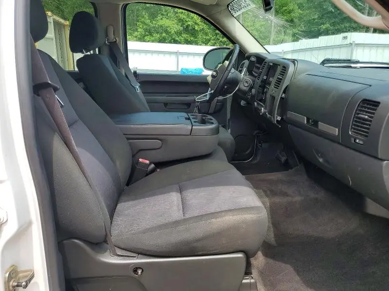 2011 CHEVROLET SILVERADO K1500 LT  