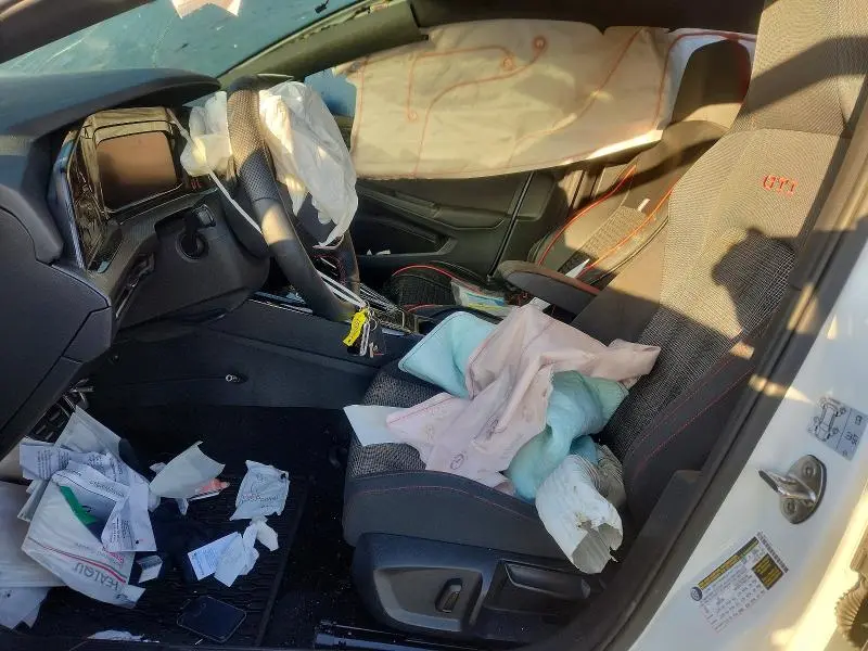 2023 VOLKSWAGEN GTI SE  