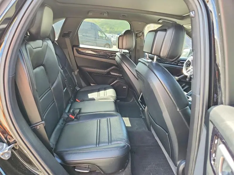 2021 PORSCHE CAYENNE   