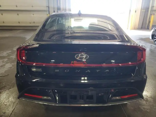 2022 HYUNDAI SONATA SE  