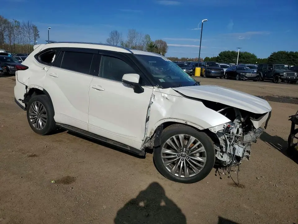 2021 TOYOTA HIGHLANDER PLATINUM  