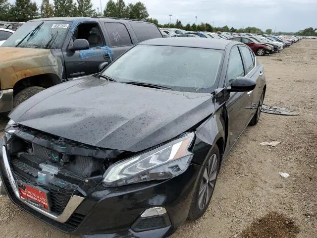 2022 NISSAN ALTIMA SV  