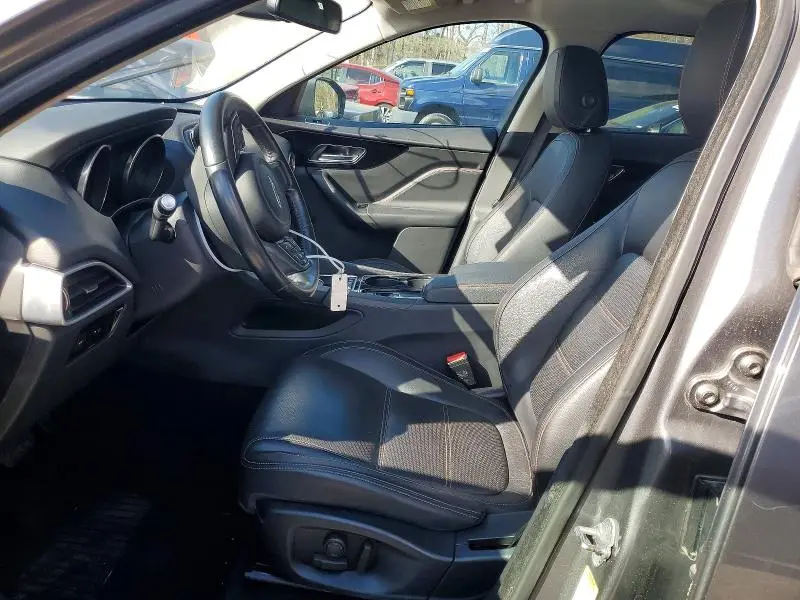 2017 JAGUAR F-PACE PRESTIGE  