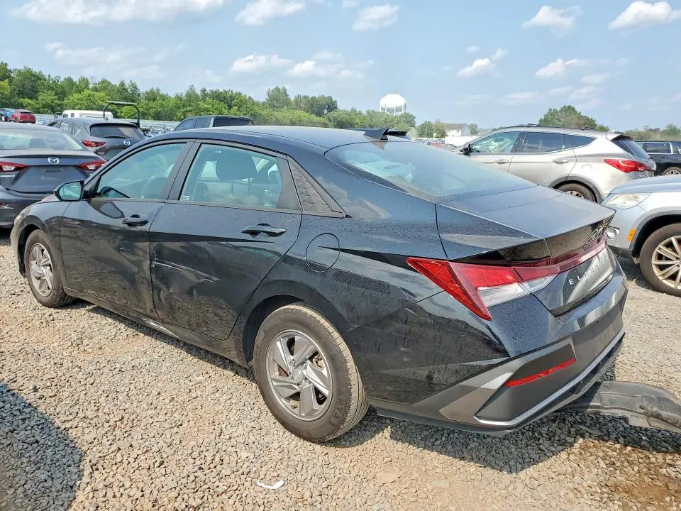 2024 HYUNDAI ELANTRA SE  