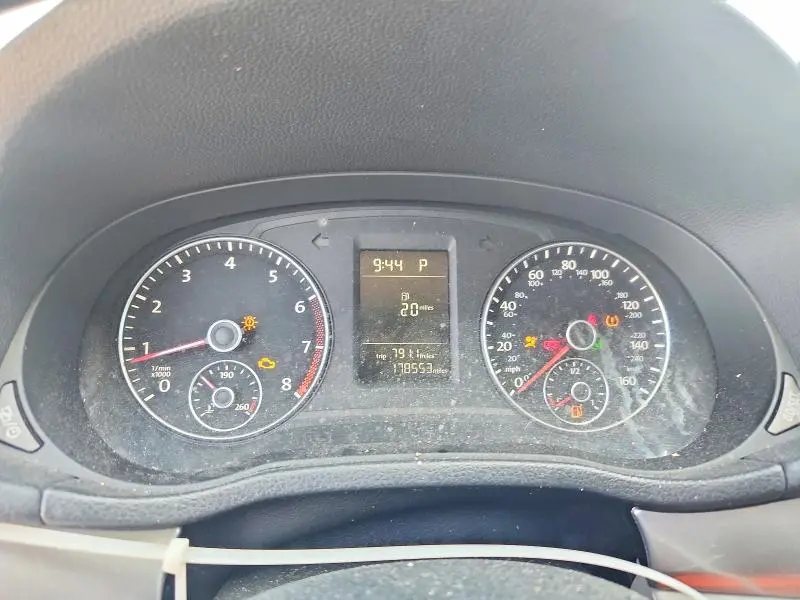 2013 VOLKSWAGEN PASSAT S  
