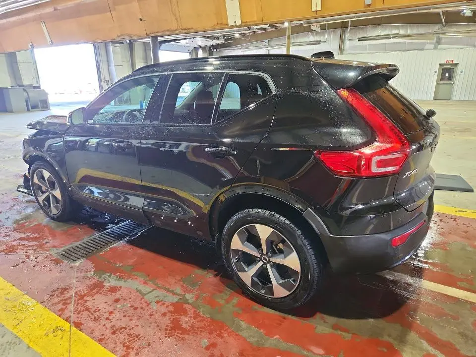 2026 VOLVO XC40 PLUS  