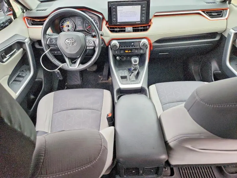 2020 TOYOTA RAV4 XLE  