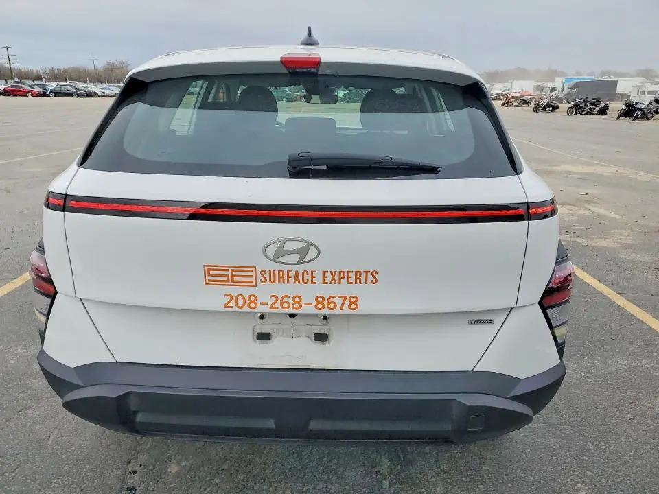 2024 HYUNDAI KONA SE  