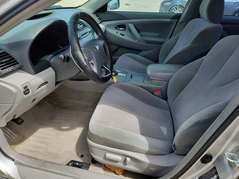 2010 TOYOTA CAMRY LE  