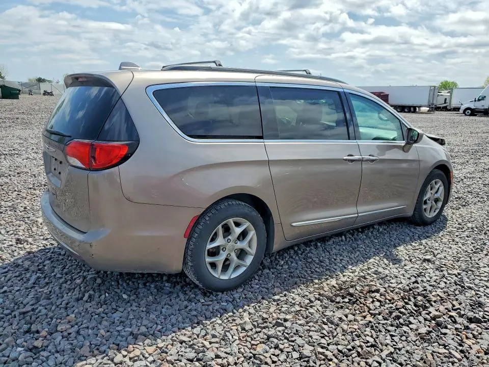 2017 CHRYSLER PACIFICA TOURING L  
