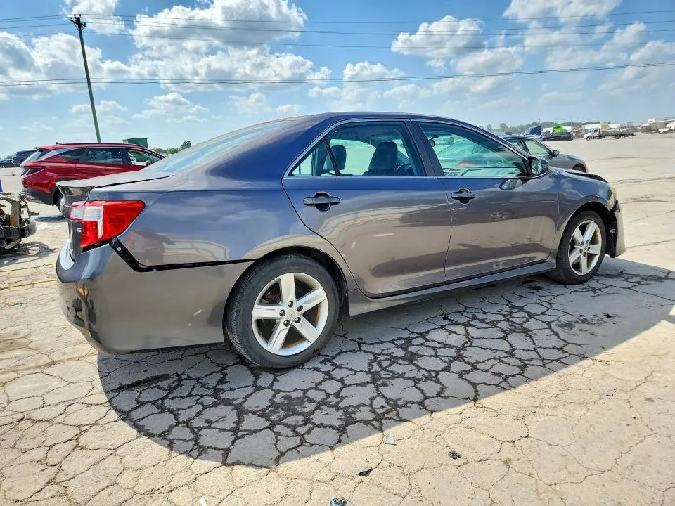 2014 TOYOTA CAMRY SE  