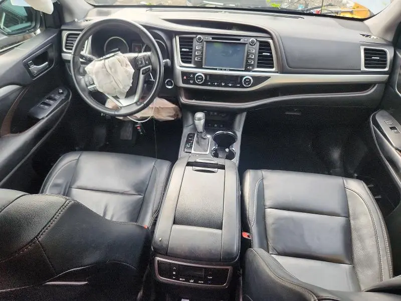 2017 TOYOTA HIGHLANDER XLE  