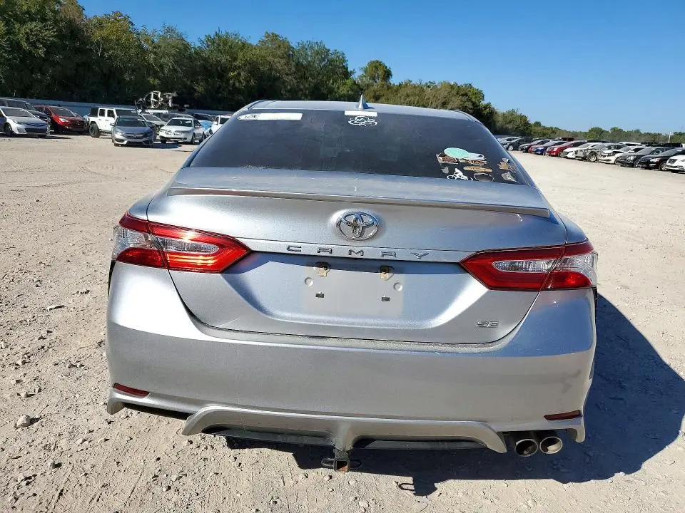 2020 TOYOTA CAMRY SE  