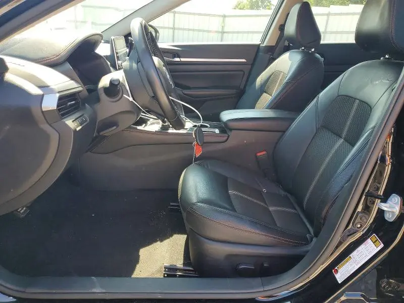 2024 NISSAN ALTIMA SR  