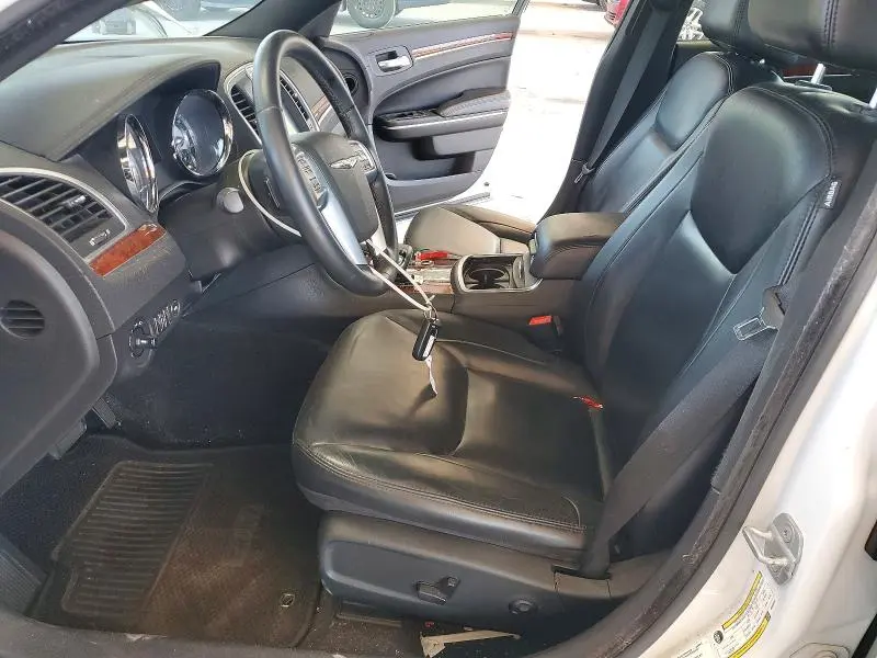 2013 CHRYSLER 300   
