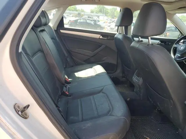 2012 VOLKSWAGEN PASSAT SE  