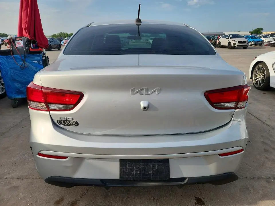 2022 KIA RIO LX  