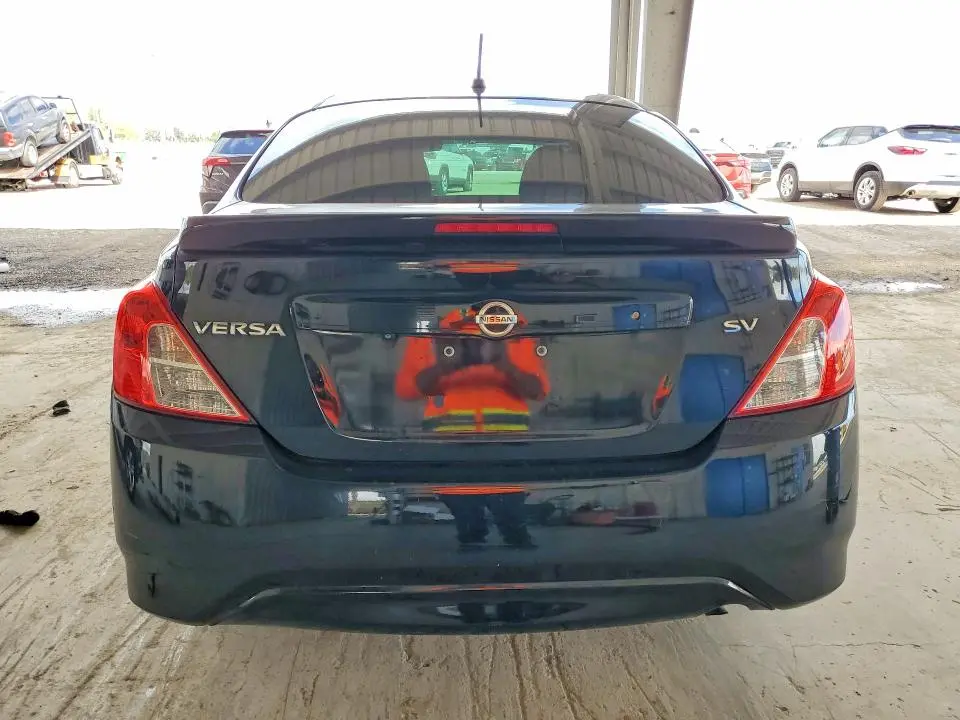 2019 NISSAN VERSA SV  