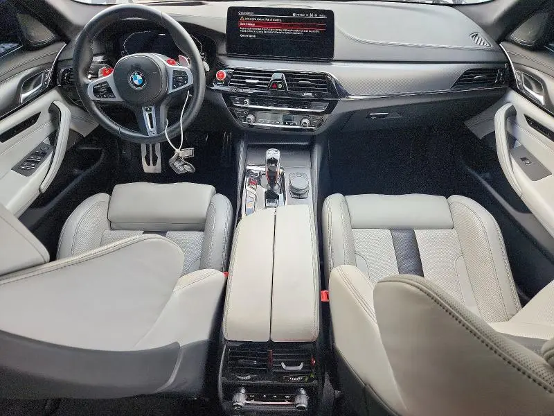 2022 BMW M5   
