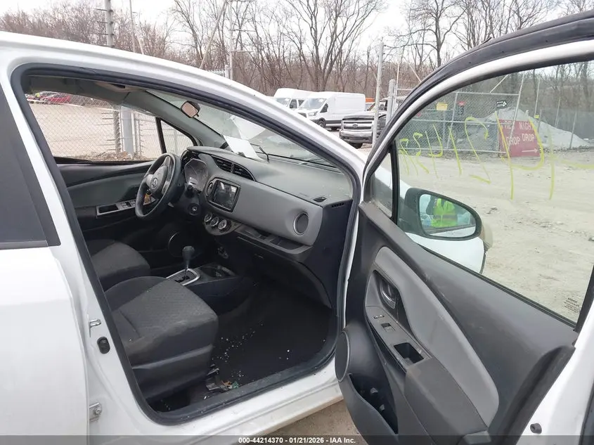 2015 TOYOTA YARIS LE