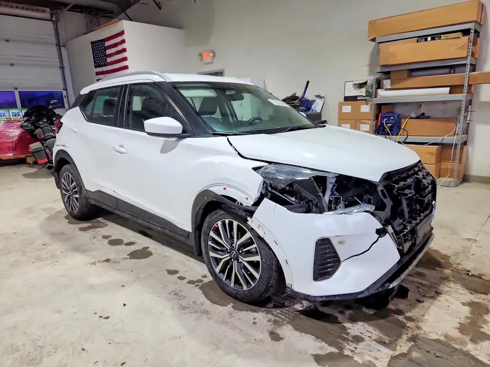 2024 NISSAN KICKS SV  