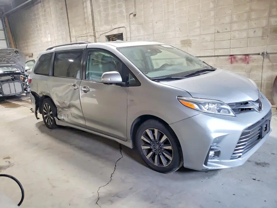 2019 TOYOTA SIENNA LIMITED PREMIUM 7-PASSENGER  