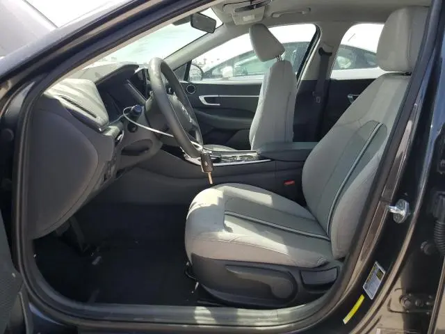 2022 HYUNDAI SONATA SE  