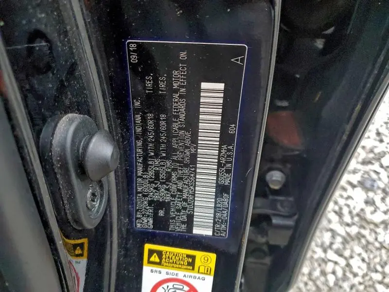 2019 TOYOTA HIGHLANDER SE  