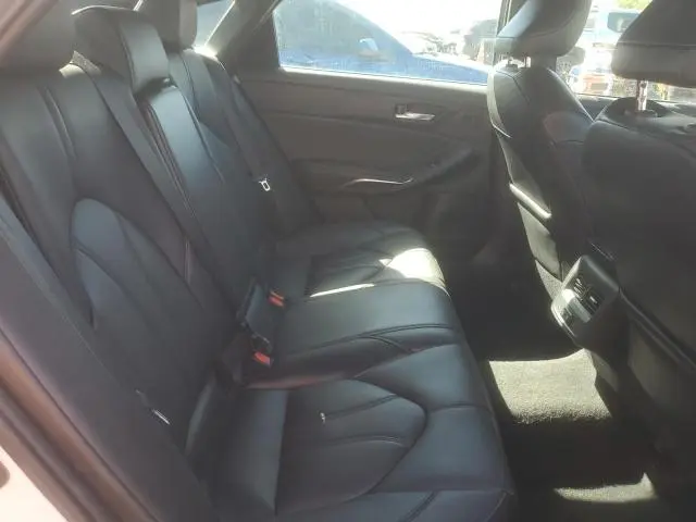 2021 TOYOTA AVALON XLE  