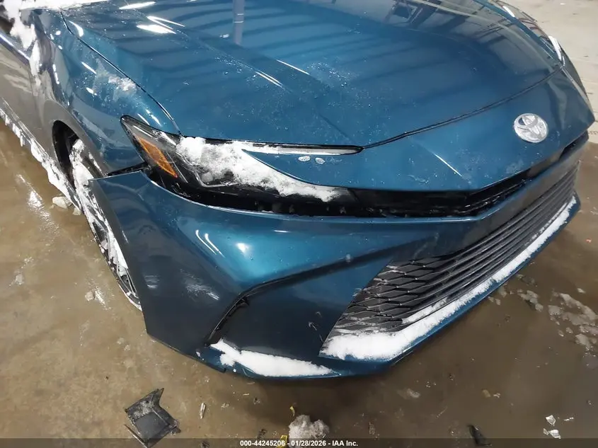 2025 TOYOTA CAMRY XLE