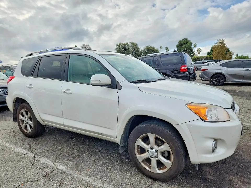 2010 TOYOTA RAV4 LIMITED  