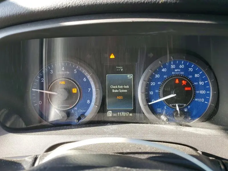 2015 TOYOTA SIENNA XLE 8-PASSENGER  