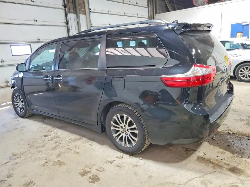 2020 TOYOTA SIENNA   