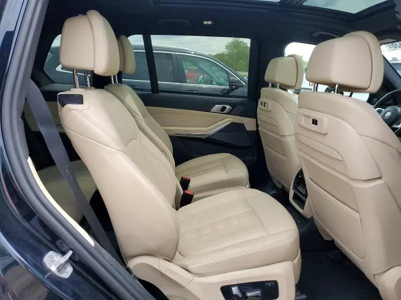2022 BMW X7 M50I  