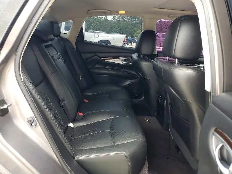 2014 INFINITI Q70 3.7  