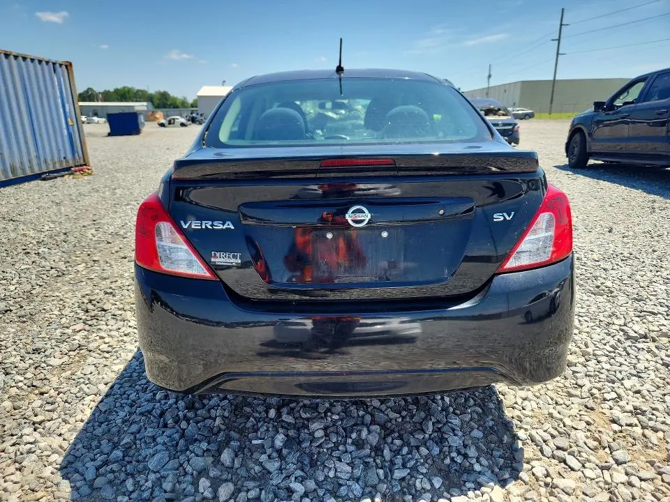2019 NISSAN VERSA SV  