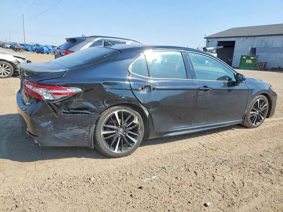 2018 TOYOTA CAMRY XLE V6  