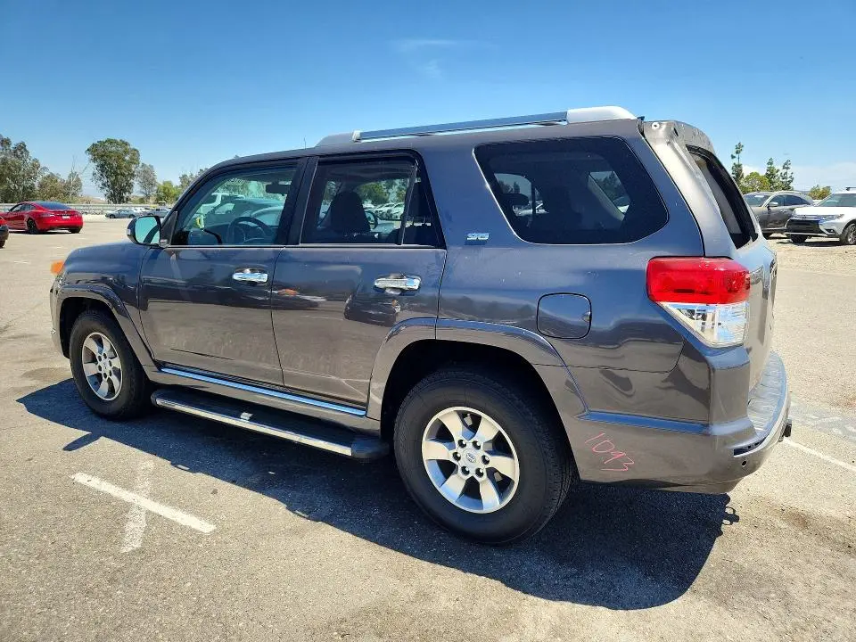 2010 TOYOTA 4RUNNER SR5  