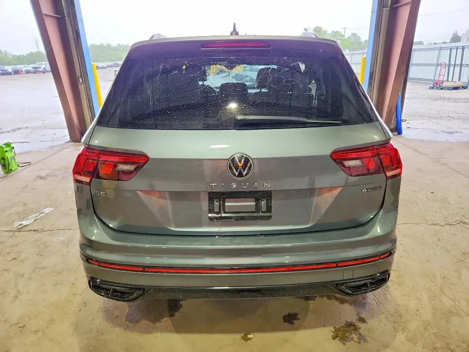2022 VOLKSWAGEN TIGUAN SE R-LINE BLACK  